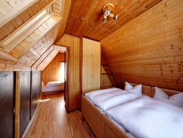 13_03804waldeckAnd2more_fused