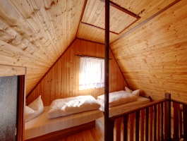 13_03808waldeckAnd4more_fused